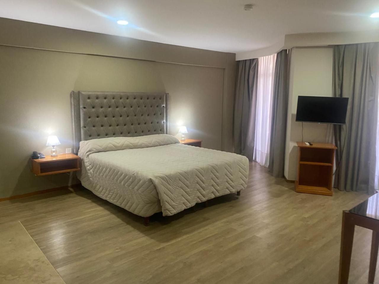 Hotel Howard Johnson Rosario Exteriér fotografie